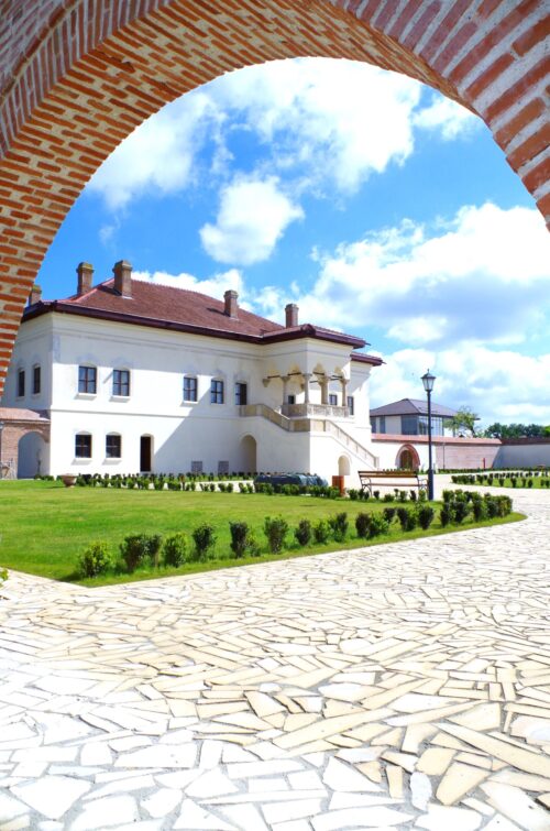Muzeele Complexului Național Muzeal „Curtea Domnească” Târgoviște vor fi deschise în perioada 10 – 13 aprilie 2026!