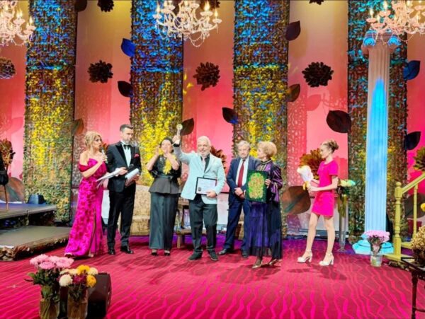 Gala-laureatilor-„Crizantema-de-Aur-2026.-Soledad-Baciu-si-Bela-Andrasi-au-castigat-trofeele-editiei-a-59-a-2-600x451 Gala laureaților „Crizantema de Aur” 2026. Soledad Baciu și Bela Andrasi au câștigat trofeele ediției a 59-a